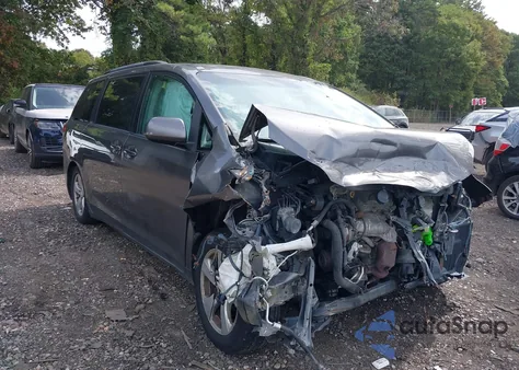 2011 Toyota Sienna Le V6 из США, поврежденный, VIN 5TDKK3DC4BS172766